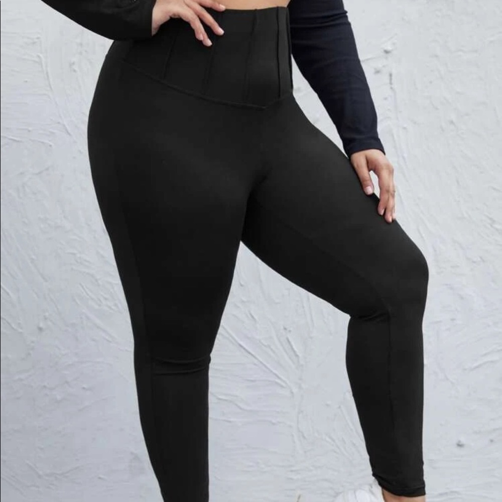High waisted black leggings